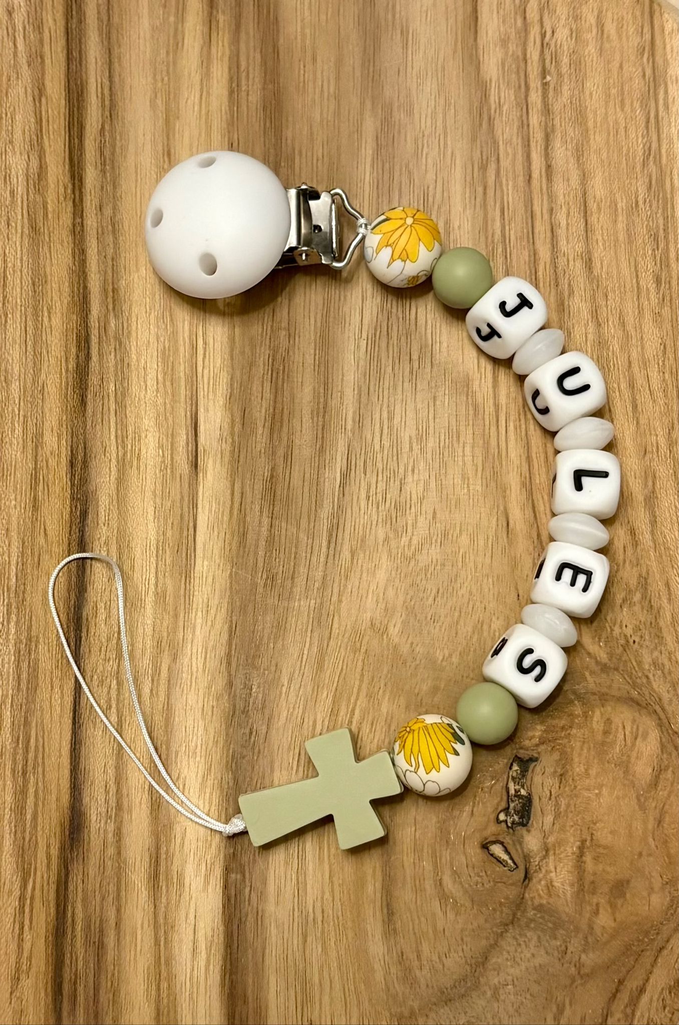 Attache tétine personnalisée – réalisation 3