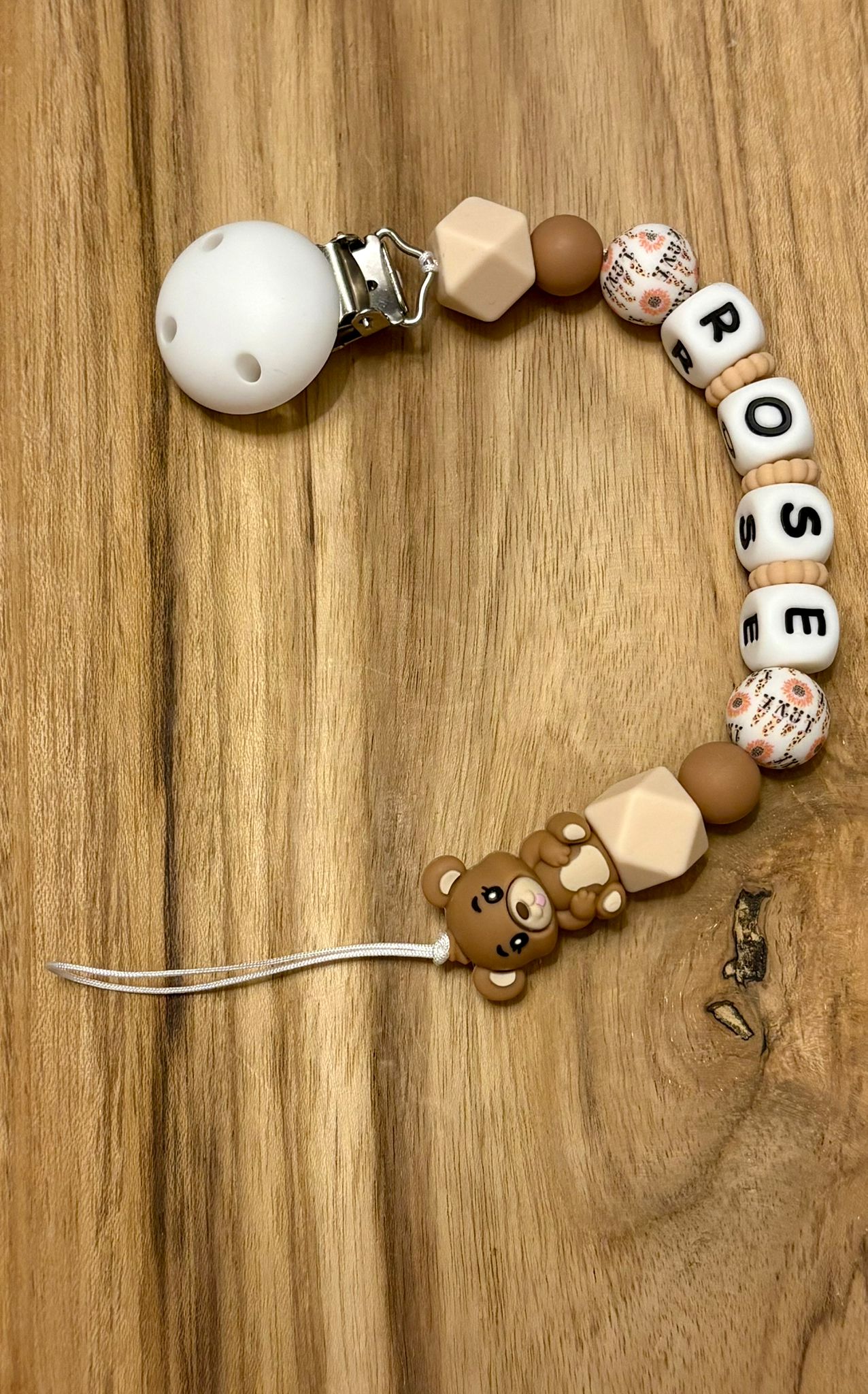 Attache tétine personnalisée – réalisation 2